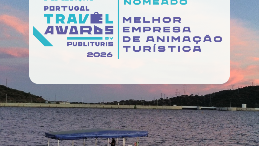 Equipa Alquevatours e Selo de Nomeado Melhor Empresa Animação Turística Publituris 2026